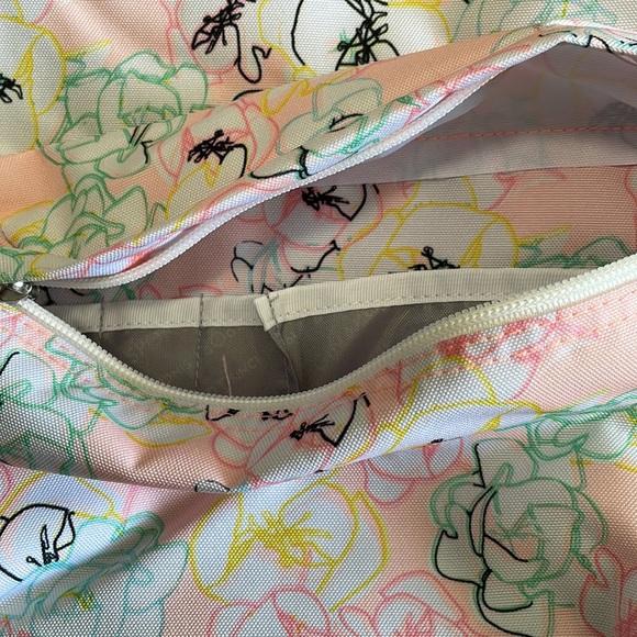 Jansport floral back pack. - Picture 4 of 14